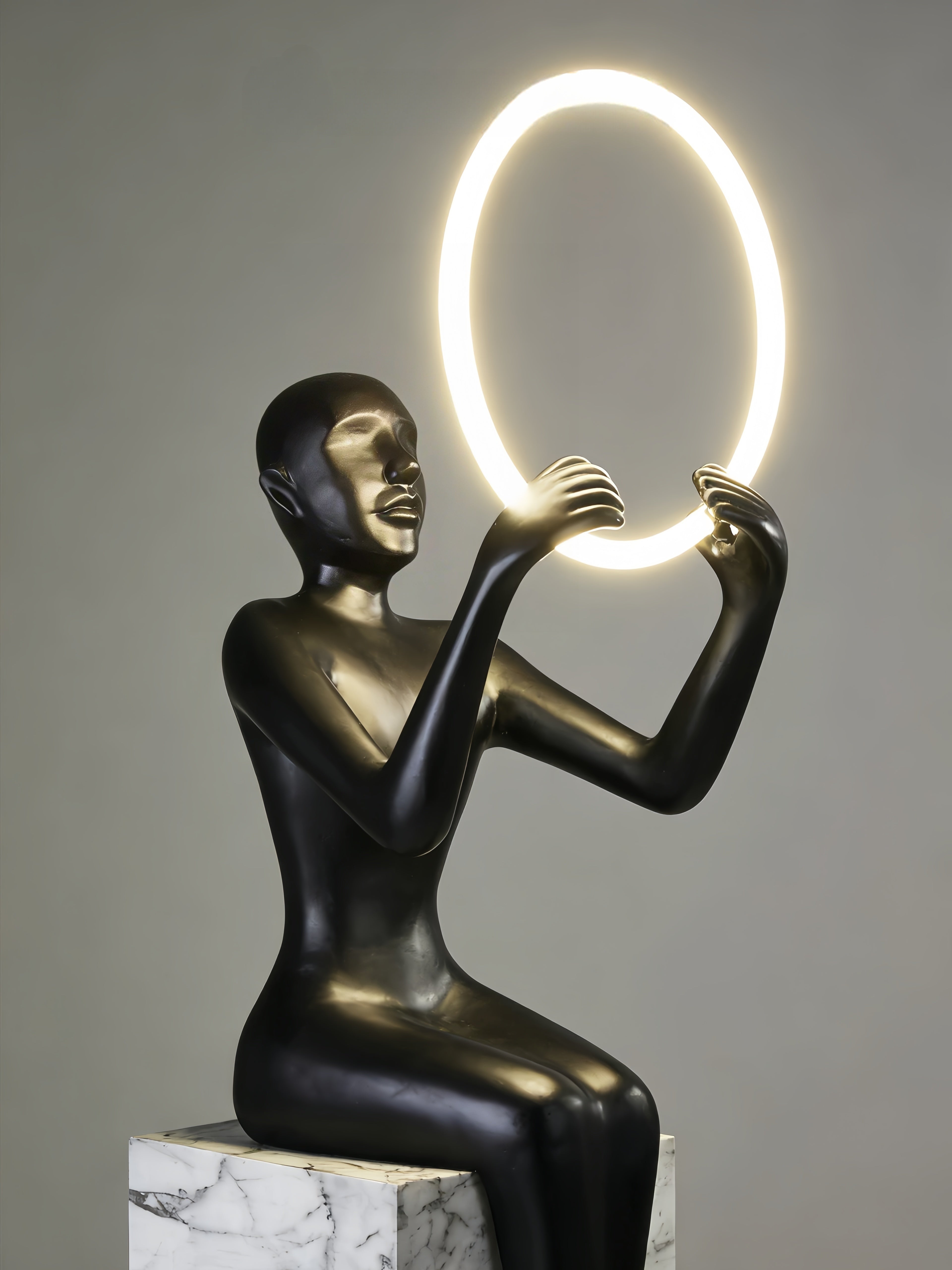 Hand held circular abstract sitting posture statue floor lamp