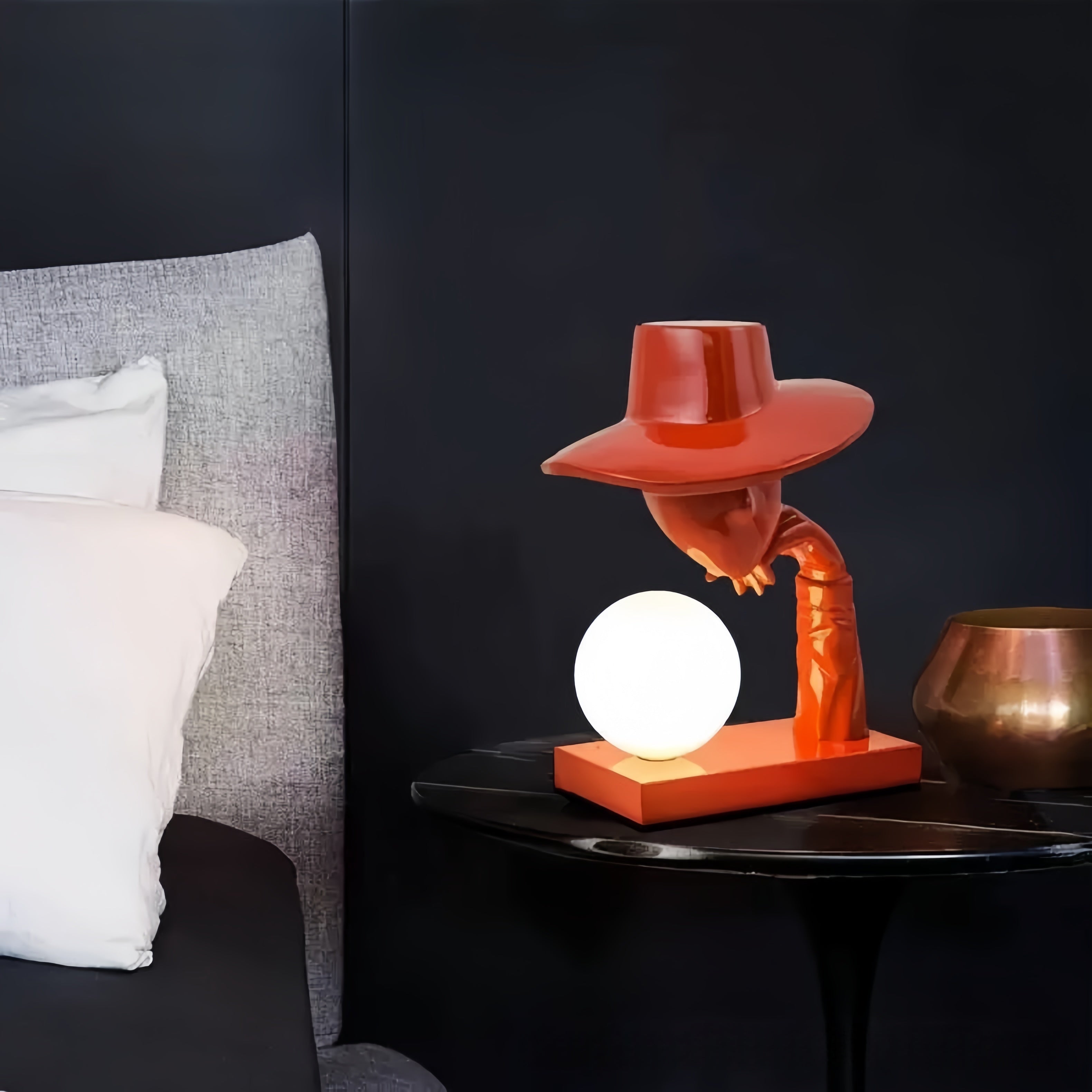 Creative gentleman hat character shaped desk lamp