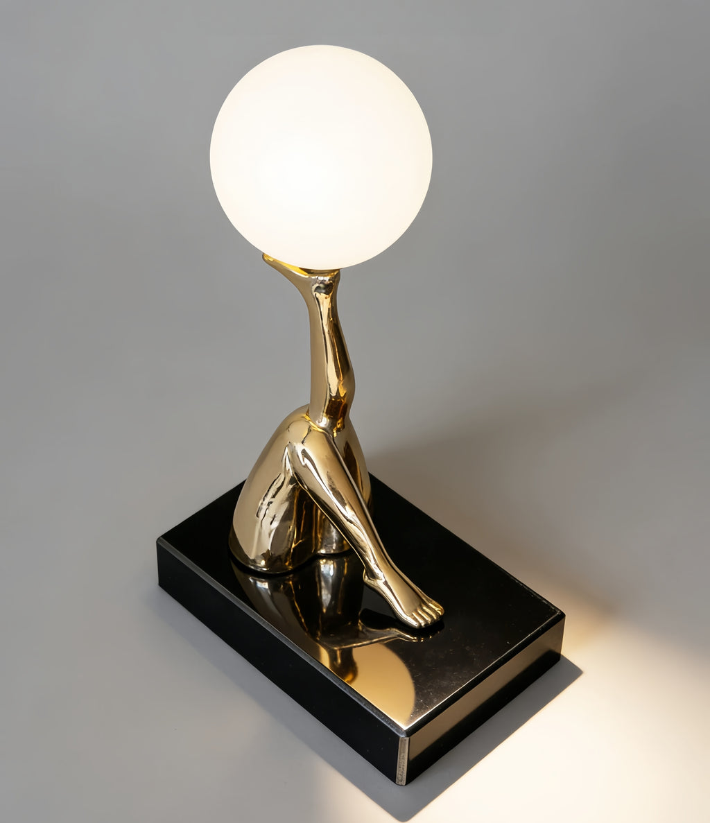 Creative sculpture with beautiful legs table lamp