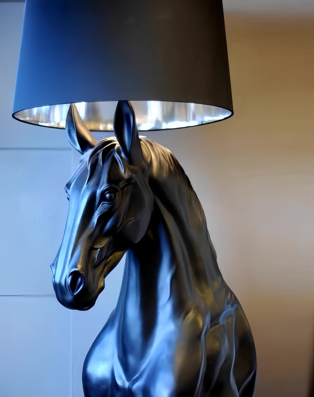 Light luxury horse head sculpture floor lamp